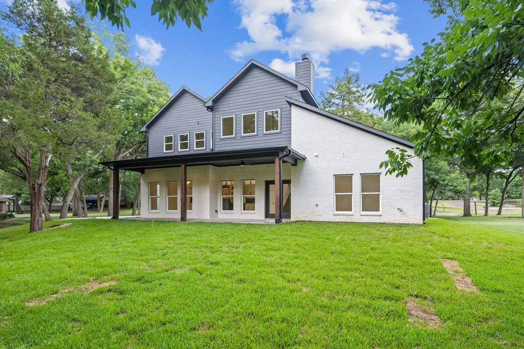 105 Forest Brook Drive Oak Leaf TX 75154
