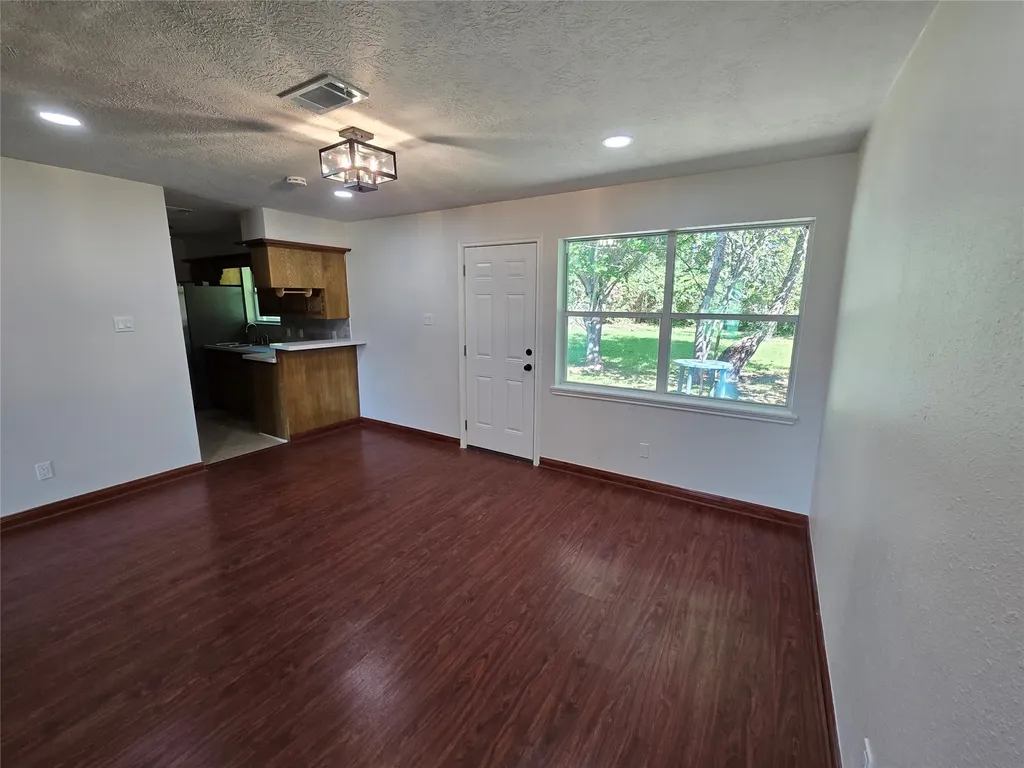 65 Paisano Lane Huntsville TX 77340