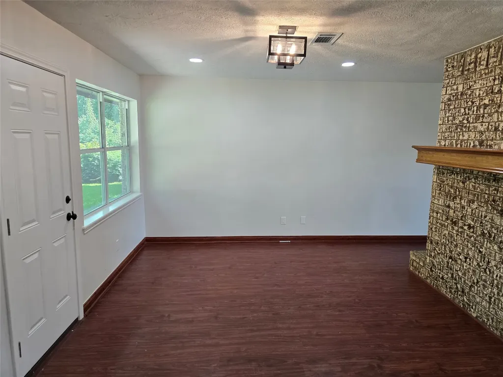 65 Paisano Lane Huntsville TX 77340