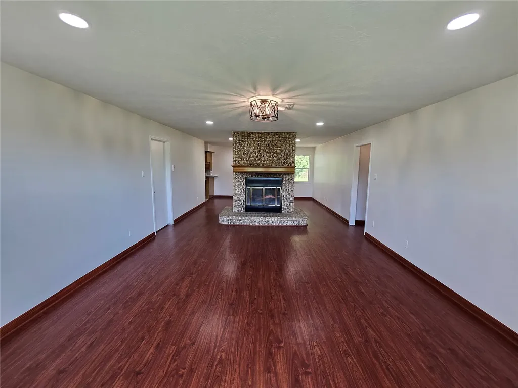 65 Paisano Lane Huntsville TX 77340
