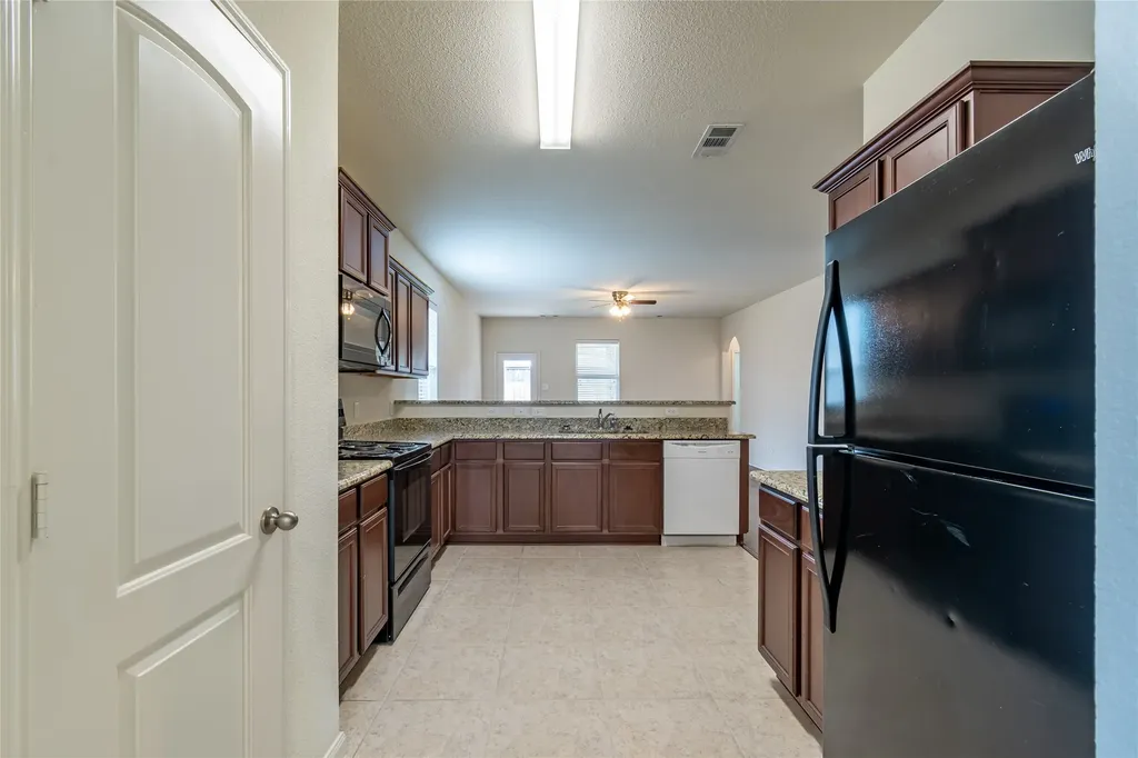 1911 Hot Springs Way Princeton TX 75407
