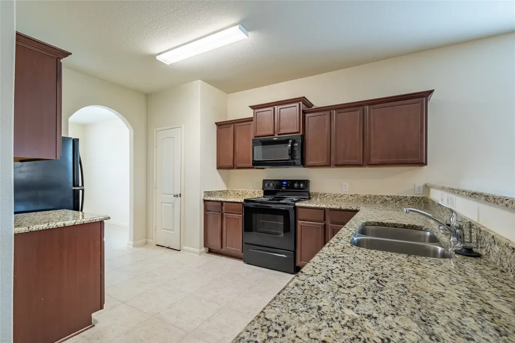 1911 Hot Springs Way Princeton TX 75407