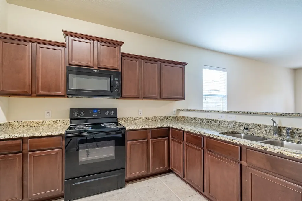 1911 Hot Springs Way Princeton TX 75407