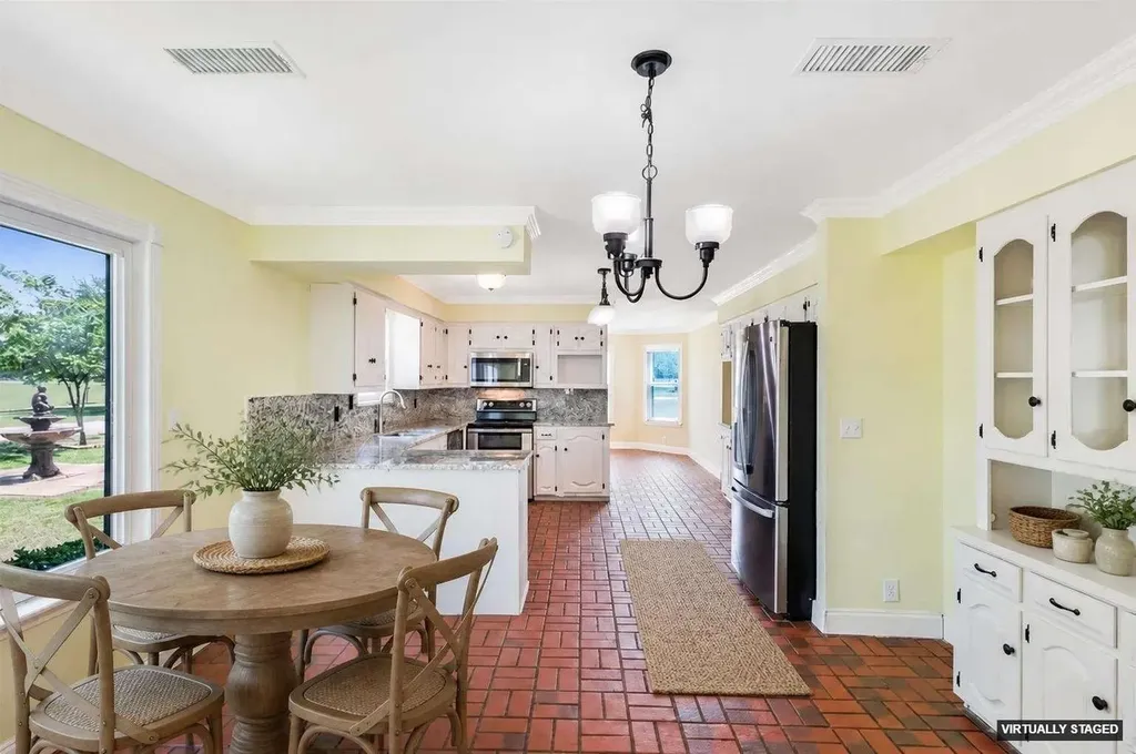11054 County Road 2464 Poetry TX 75160