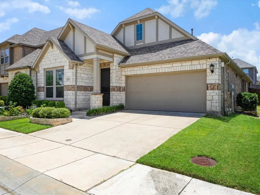 2256 Briar Ridge Trail Carrollton TX 75010
