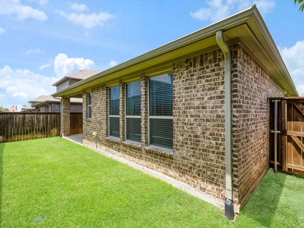 2256 Briar Ridge Trail Carrollton TX 75010