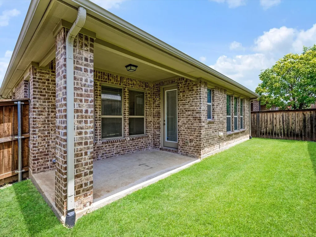 2256 Briar Ridge Trail Carrollton TX 75010