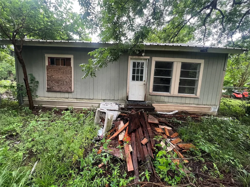 1049 3rd Street SE Paris TX 75460