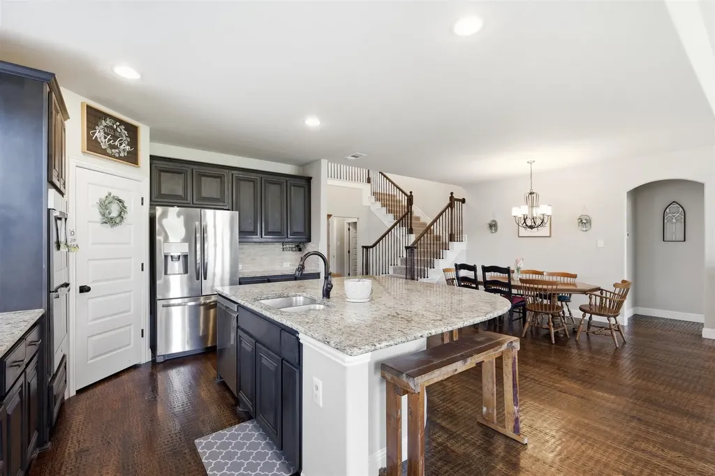 212 Lillian Lane Waxahachie TX 75165