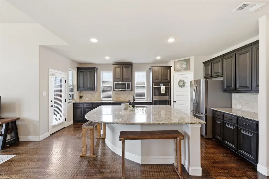 212 Lillian Lane Waxahachie TX 75165