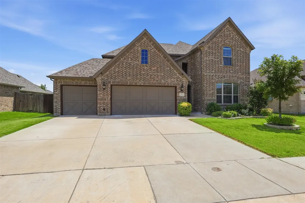212 Lillian Lane Waxahachie TX 75165