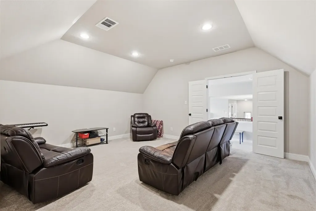 212 Lillian Lane Waxahachie TX 75165