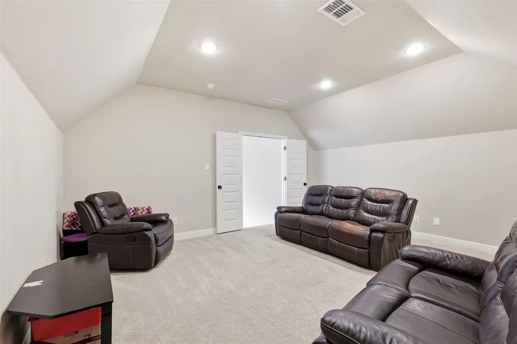 212 Lillian Lane Waxahachie TX 75165