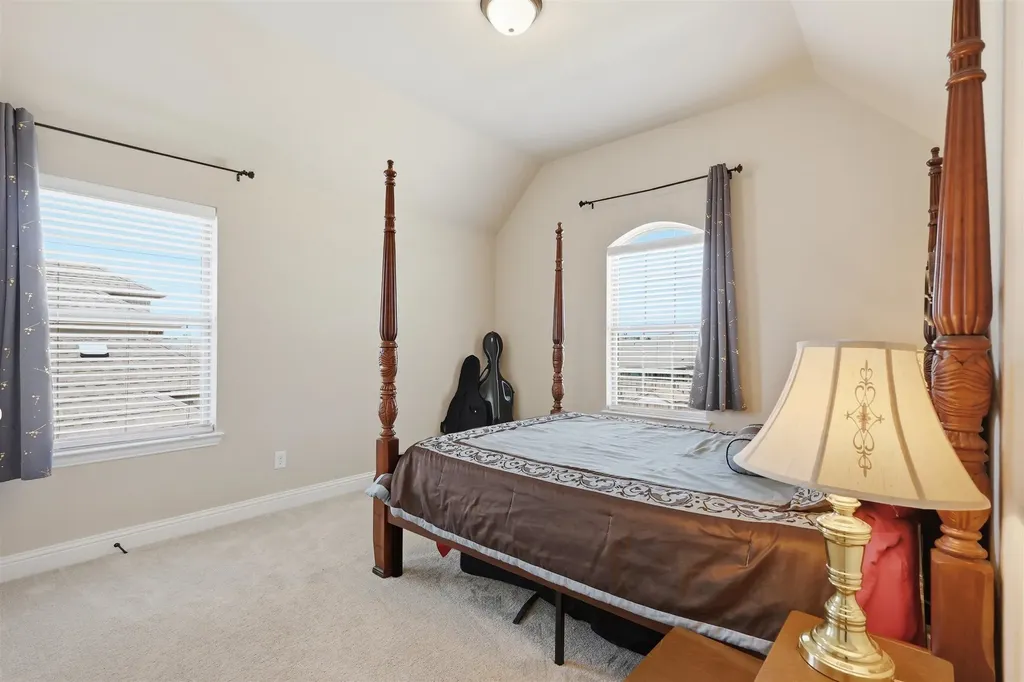 212 Lillian Lane Waxahachie TX 75165
