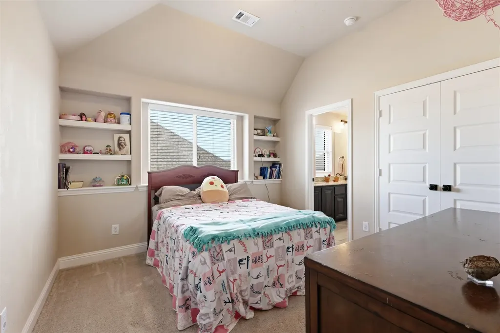 212 Lillian Lane Waxahachie TX 75165