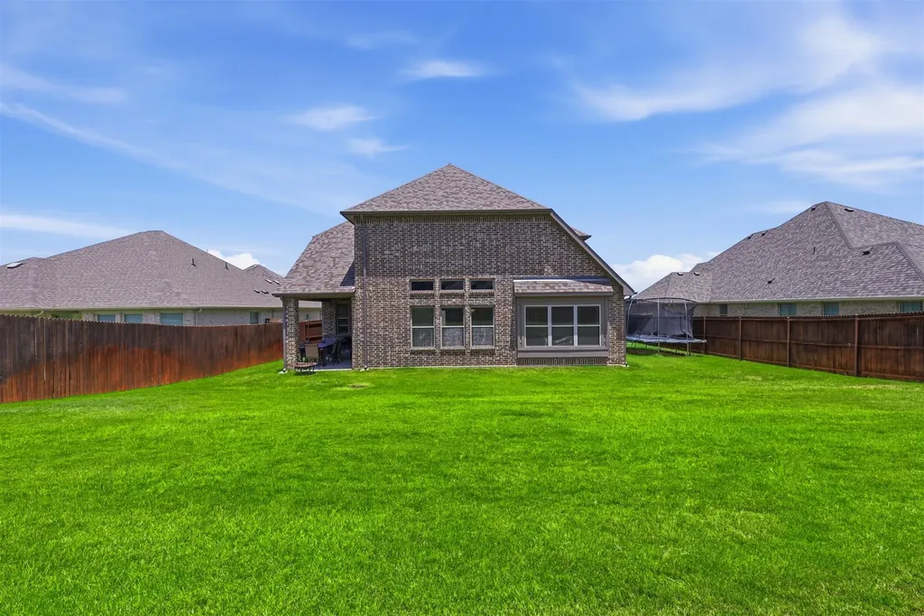 212 Lillian Lane Waxahachie TX 75165