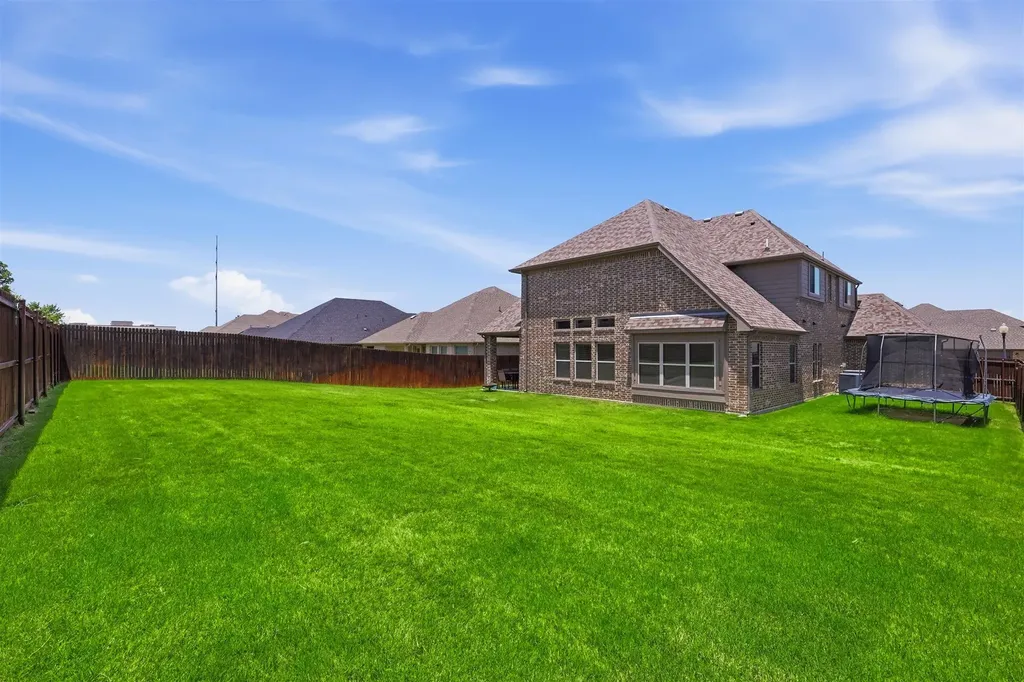 212 Lillian Lane Waxahachie TX 75165