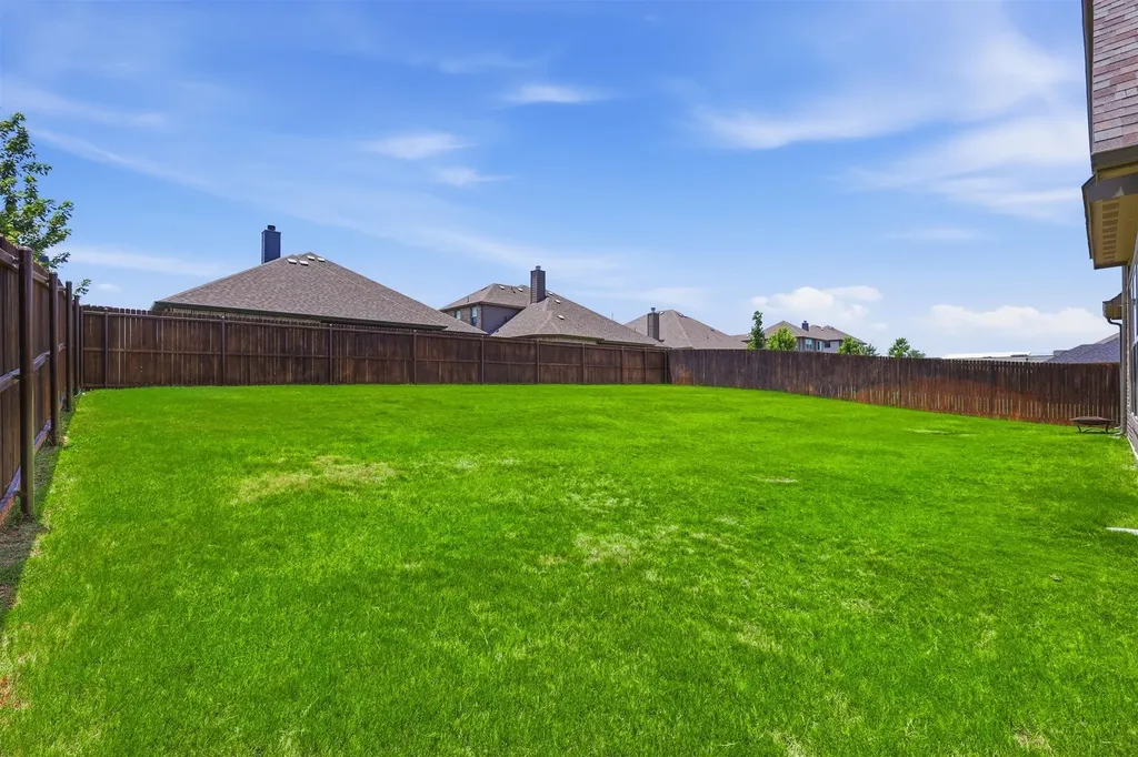 212 Lillian Lane Waxahachie TX 75165