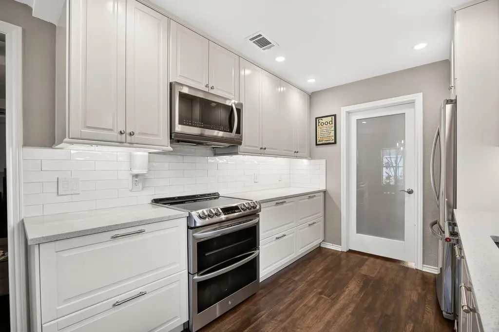 3040 Panhandle Drive Grapevine TX 76051