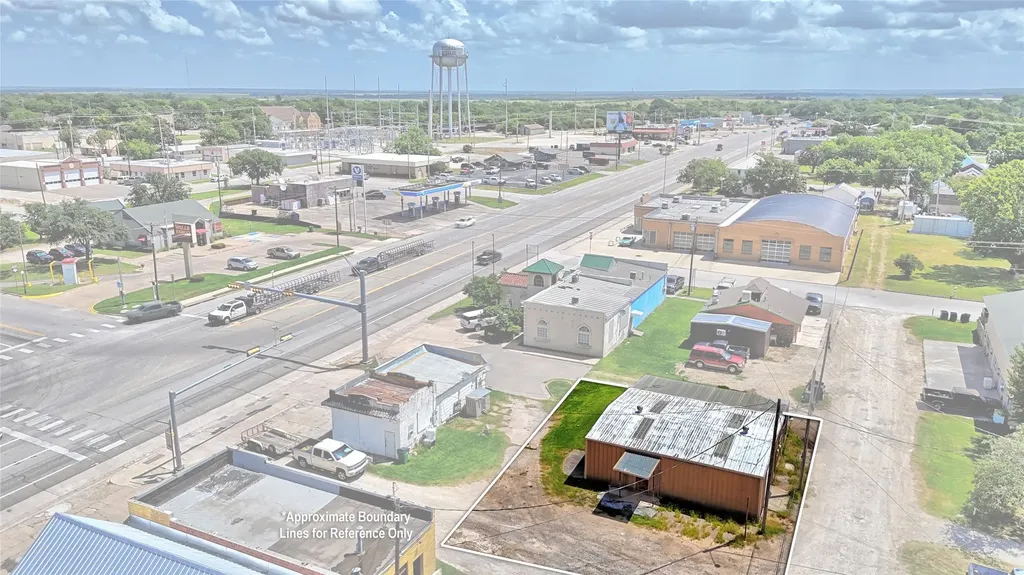 105 W Highway 82 Nocona TX 76255