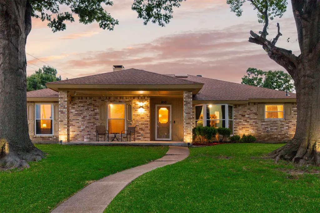 800 Brownfield Drive Mesquite TX 75150