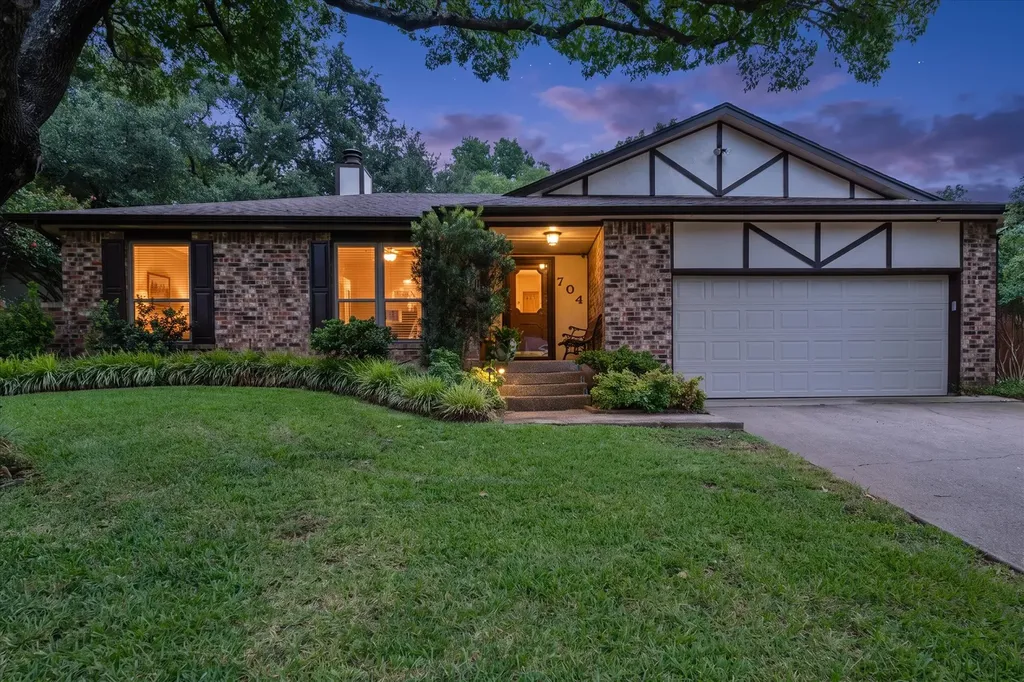 704 Whistler Drive Arlington TX 76006