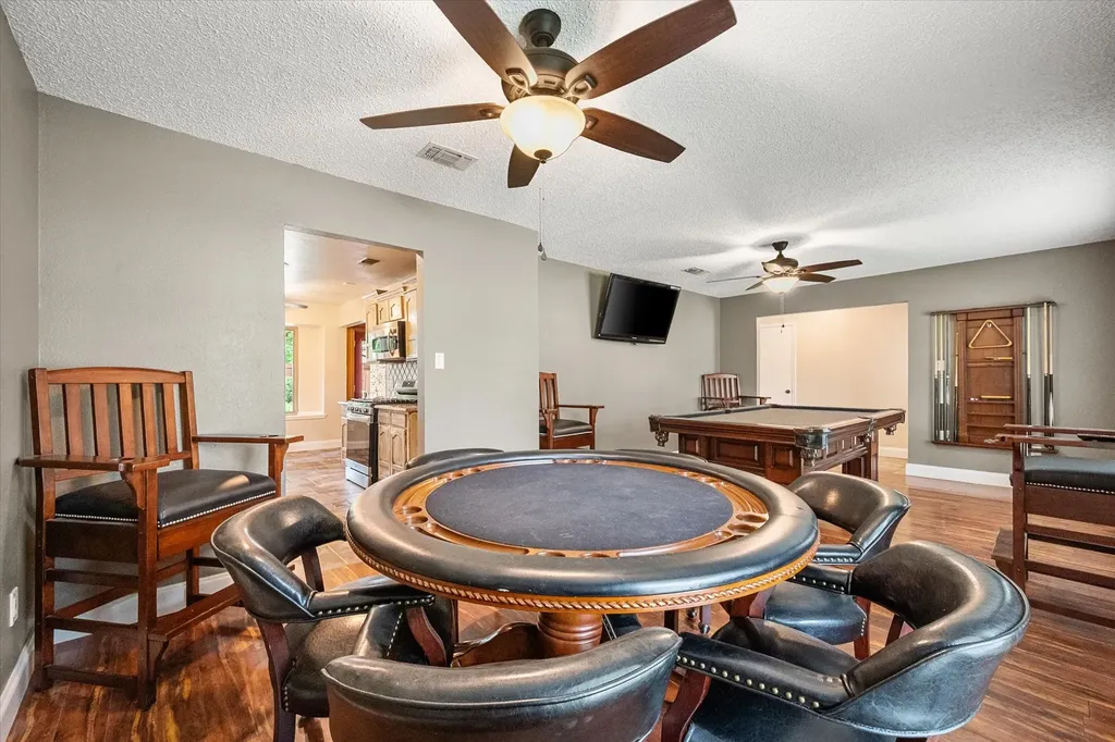 704 Whistler Drive Arlington TX 76006