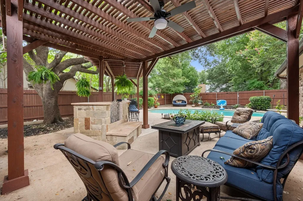 704 Whistler Drive Arlington TX 76006