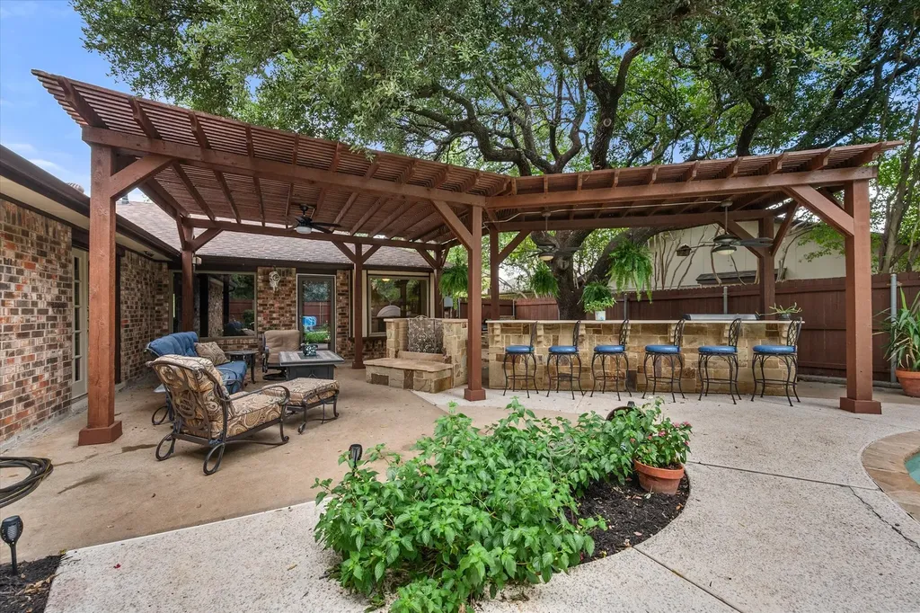 704 Whistler Drive Arlington TX 76006