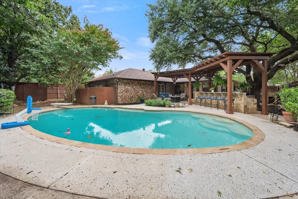 704 Whistler Drive Arlington TX 76006