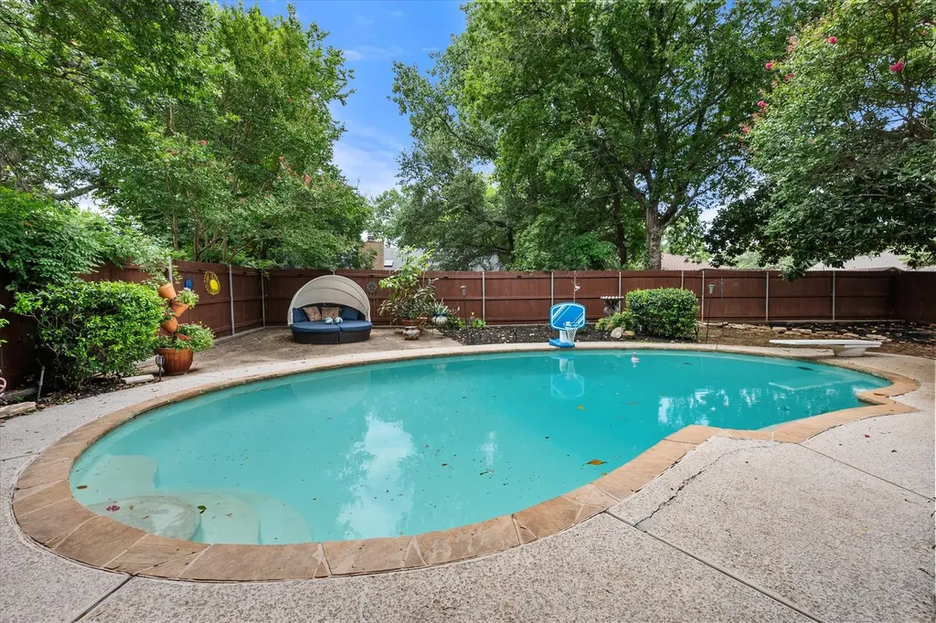 704 Whistler Drive Arlington TX 76006