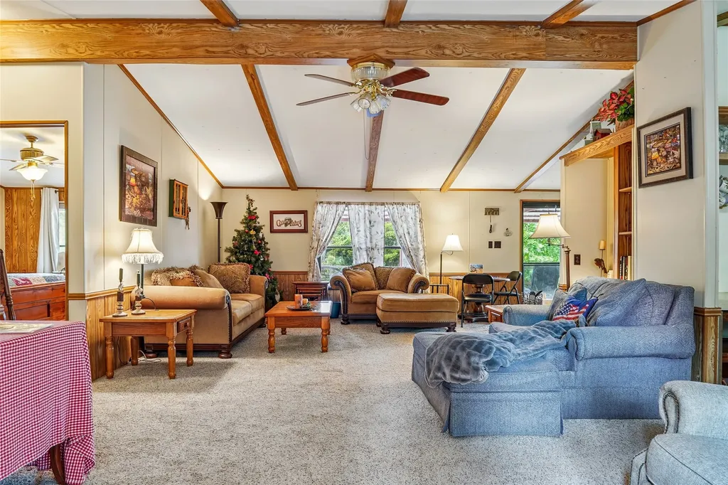 363 Oakview Road Gainesville TX 76240