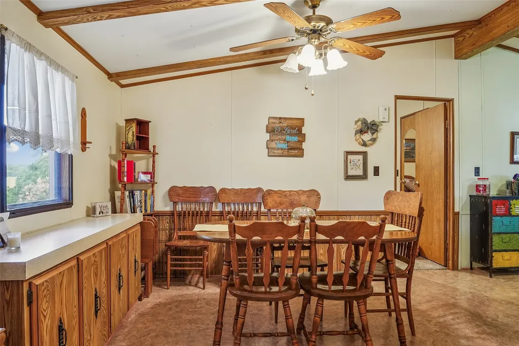 363 Oakview Road Gainesville TX 76240