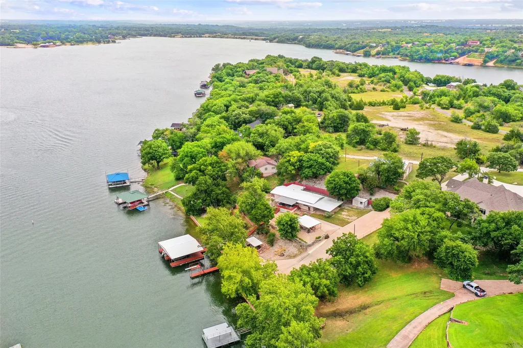 363 Oakview Road Gainesville TX 76240