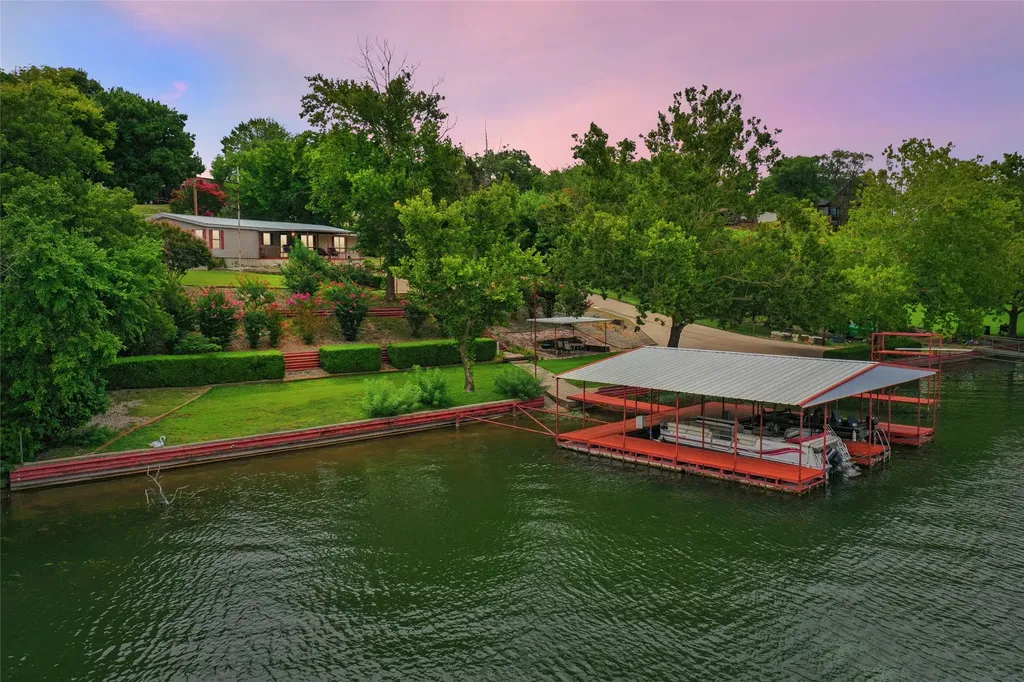 363 Oakview Road Gainesville TX 76240