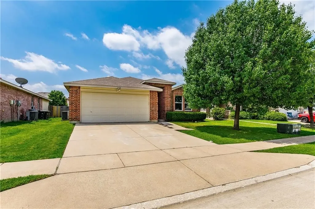 1608 Rialto Way Fort Worth TX 76247