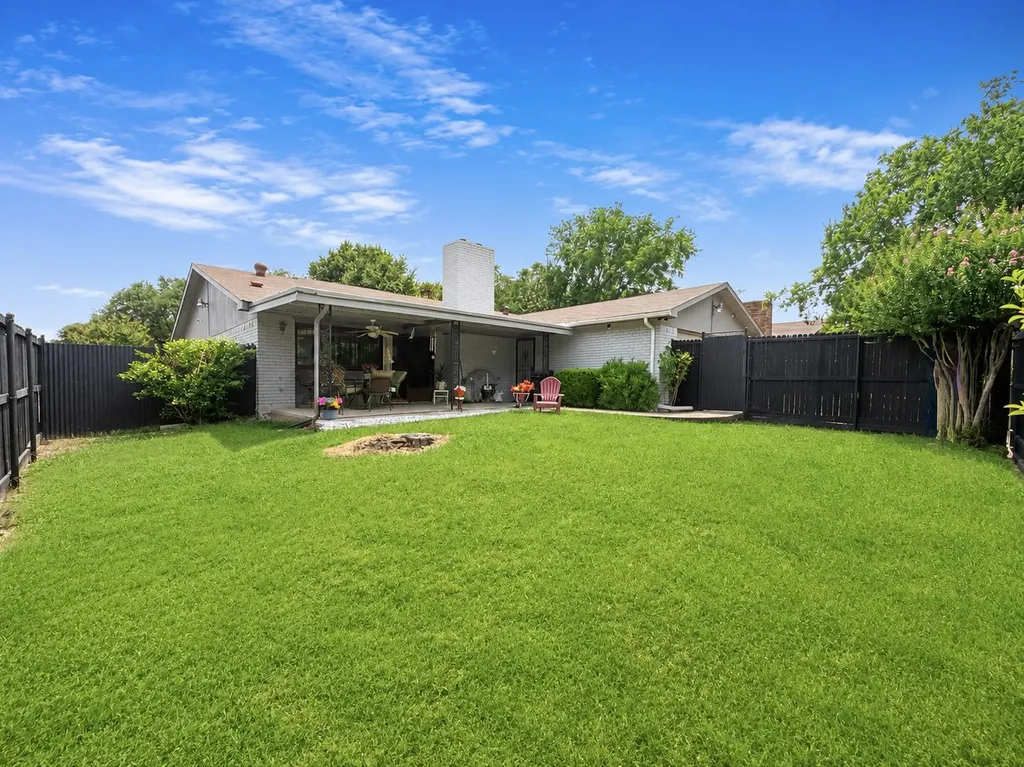 8633 Baumgarten Drive Dallas TX 75228