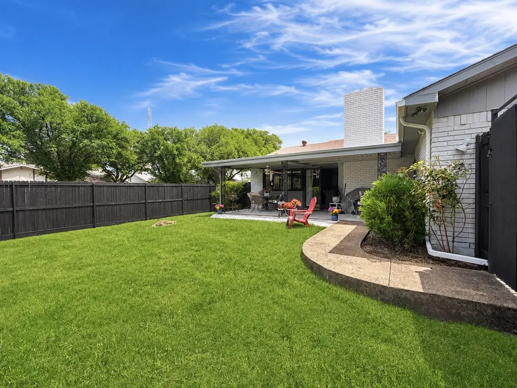 8633 Baumgarten Drive Dallas TX 75228