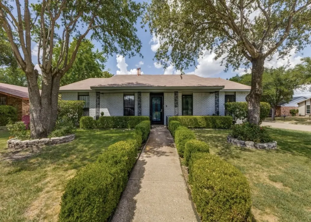 8633 Baumgarten Drive Dallas TX 75228