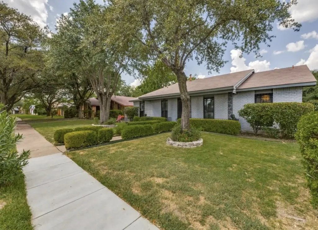 8633 Baumgarten Drive Dallas TX 75228