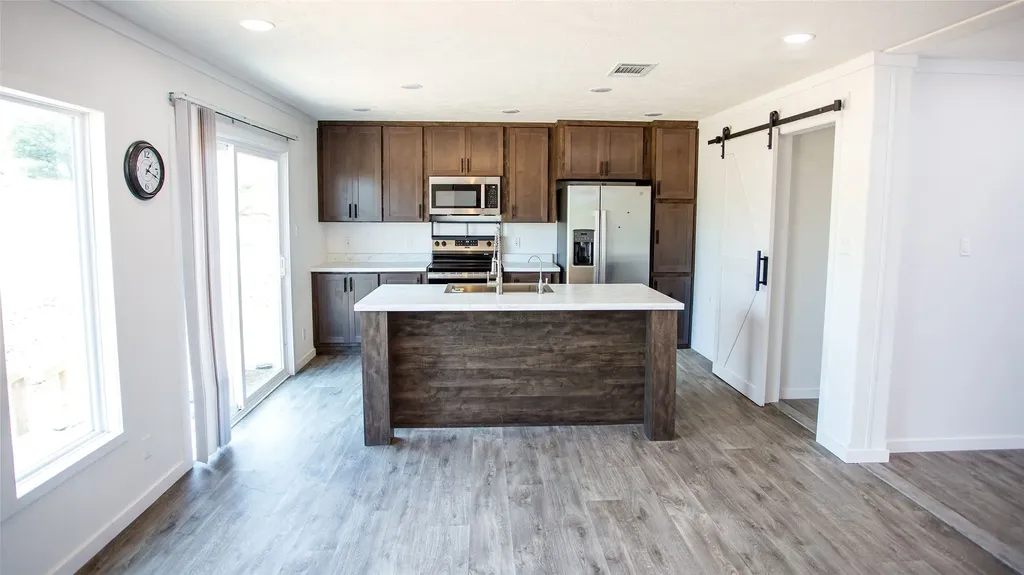 887 Briar Creek Graham TX 76450
