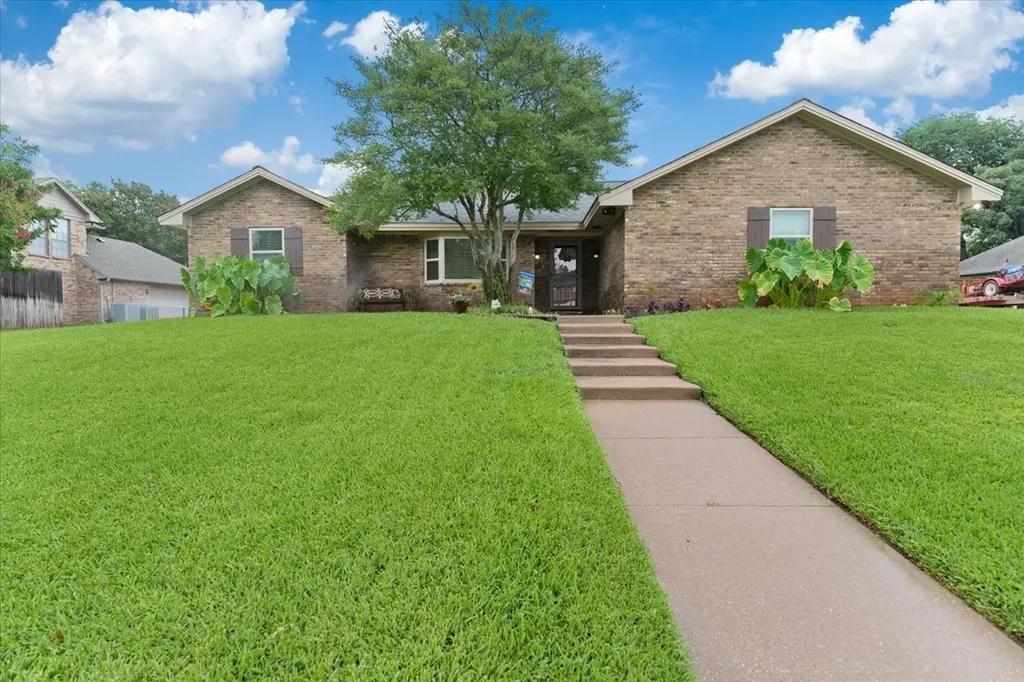 20 Timberline Drive Trophy Club TX 76262