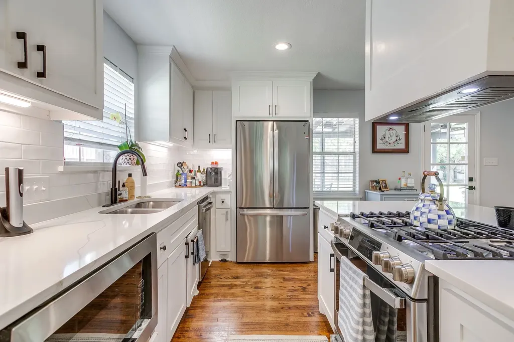 10023 Shadyview Drive Dallas TX 75238