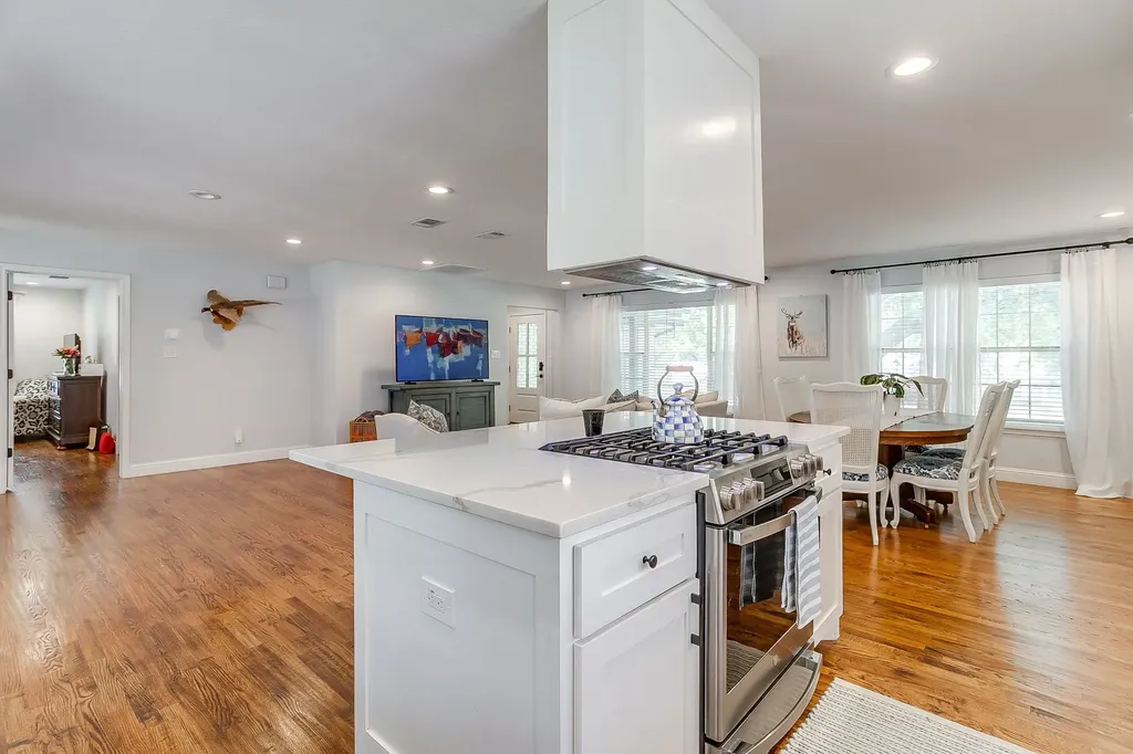 10023 Shadyview Drive Dallas TX 75238