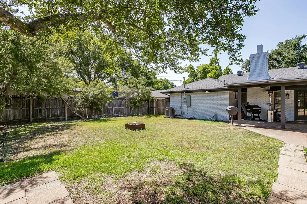 10023 Shadyview Drive Dallas TX 75238