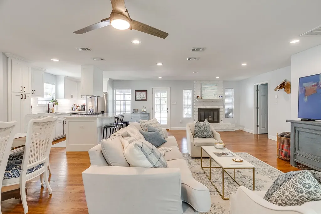 10023 Shadyview Drive Dallas TX 75238