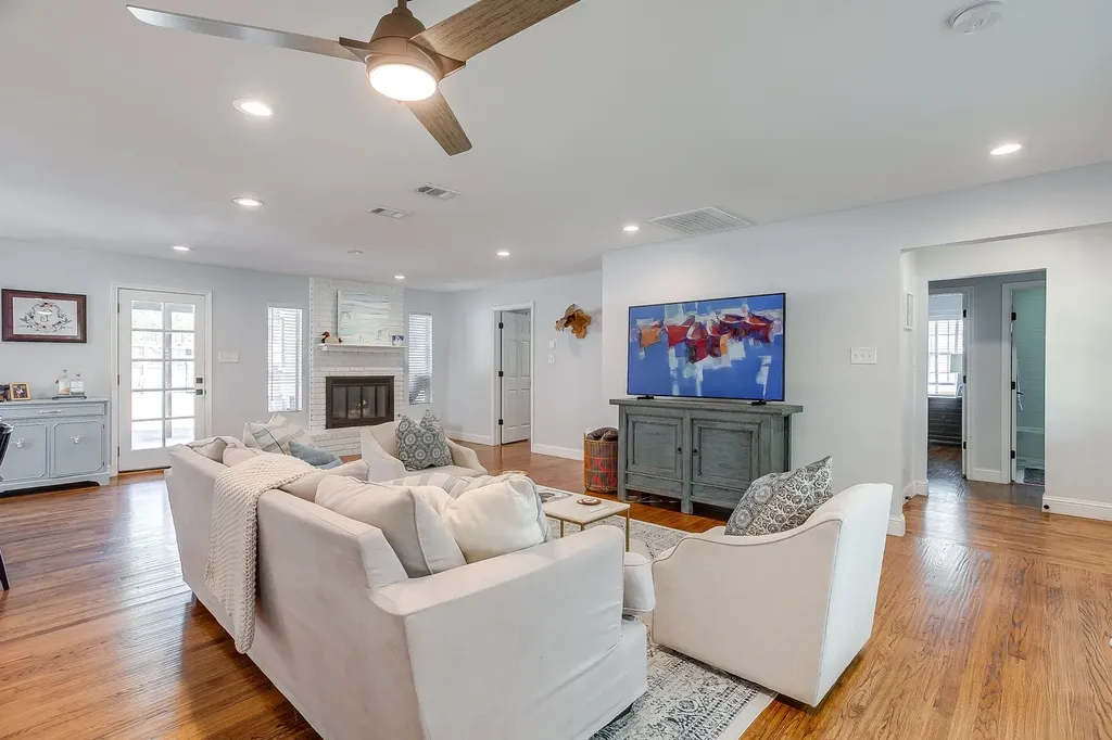10023 Shadyview Drive Dallas TX 75238