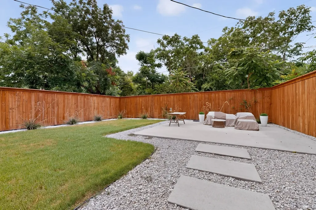 1226 S Ewing Avenue Dallas TX 75216