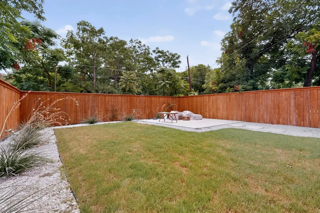 1226 S Ewing Avenue Dallas TX 75216