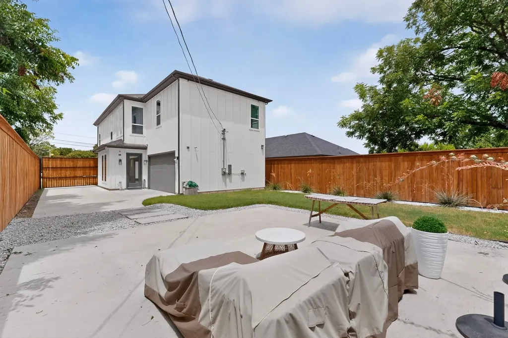1226 S Ewing Avenue Dallas TX 75216